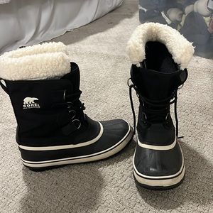SOREL BOOTS SIZE 9